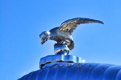 Adler als Kühlerfigur