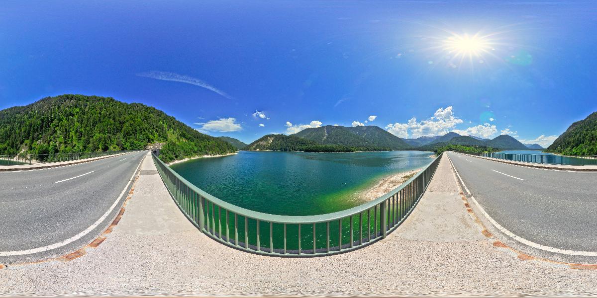 Faller-Klamm-Brücke bei Lenggries (Foto: © Werner Pietschmann) Faller-Klamm-Brücke bei Lenggries (Foto: © Werner Pietschmann)