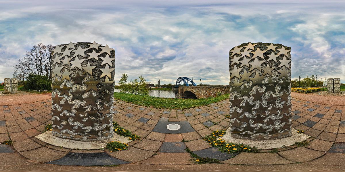 Sternbrückendenkmal in Magdeburg (Foto: © Werner Pietschmann) Sternbrückendenkmal in Magdeburg (Foto: © Werner Pietschmann)