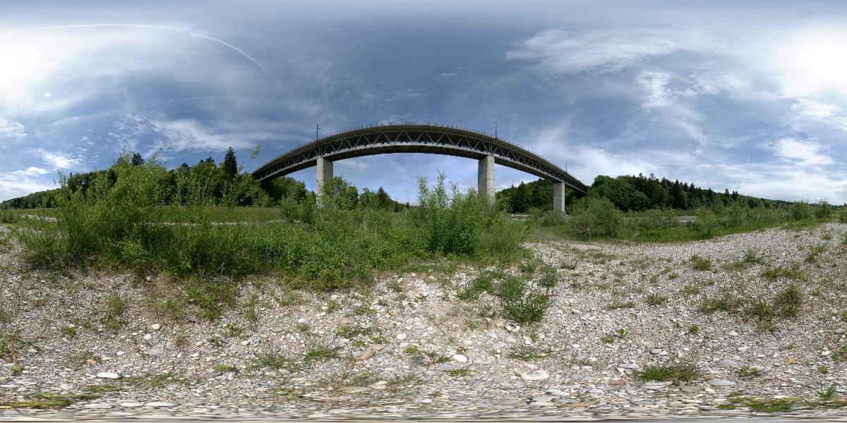 Großhesseloher Brücke über die Isar in München (Foto: © Werner Pietschmann) Großhesseloher Brücke über die Isar in München (Foto: © Werner Pietschmann)