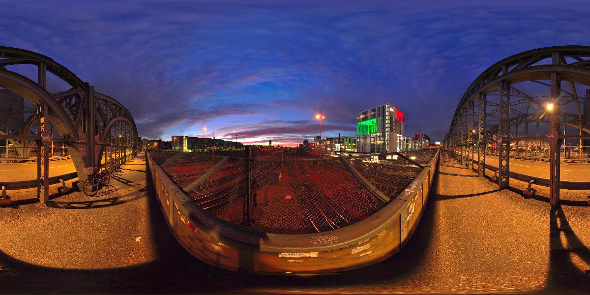 Hackerbrücke in München (Foto: © Werner Pietschmann) Hackerbrücke in München (Foto: © Werner Pietschmann)
