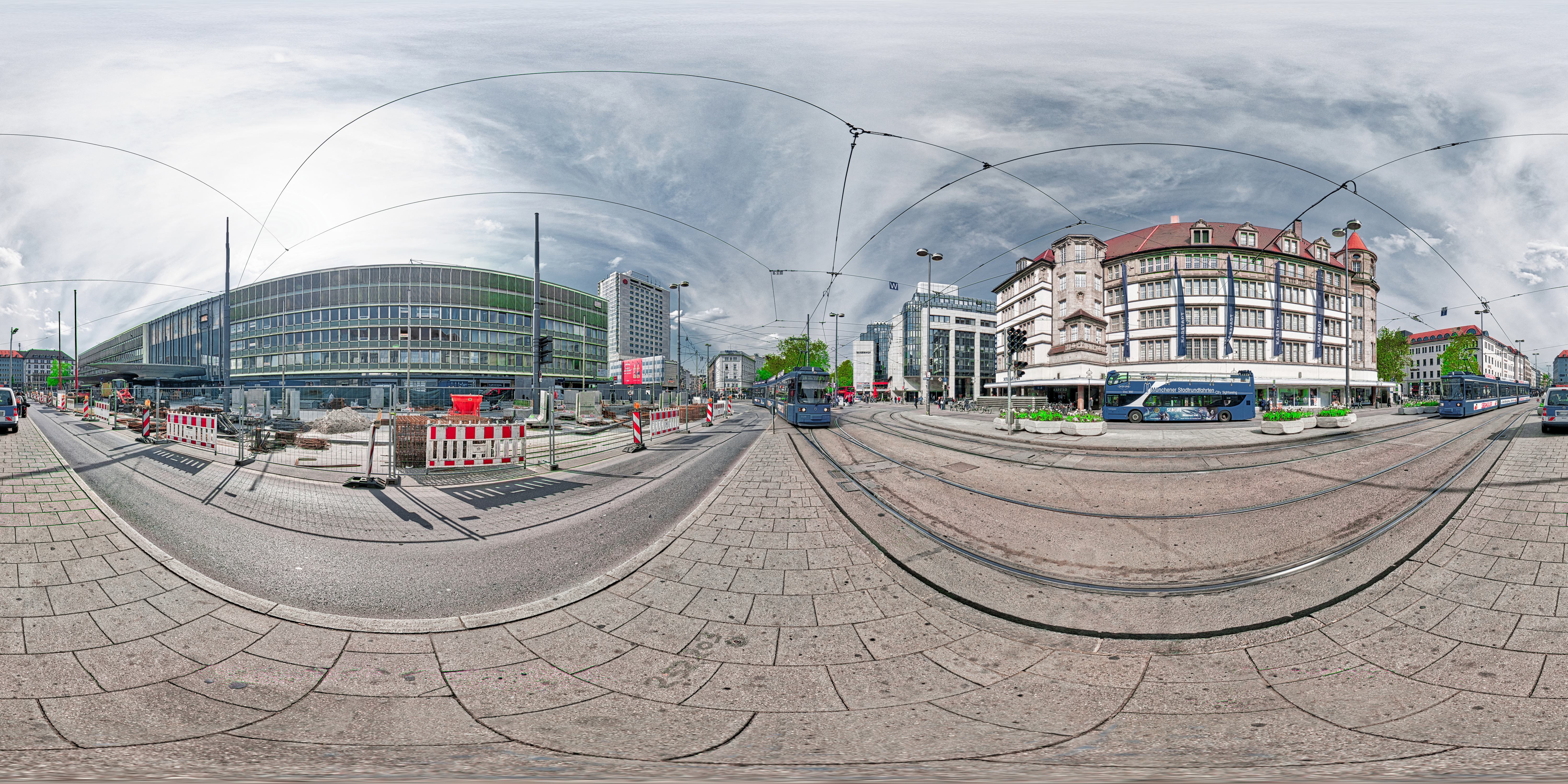 Bahnhofsvorplatz in München (Foto: © Werner Pietschmann)