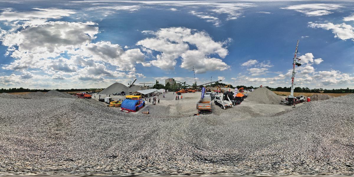 Oldtimer-Nutzfahrzeugtreffen 2016 im Kieswerk Ebenhöh (Foto: © Werner Pietschmann) Oldtimer-Nutzfahrzeugtreffen 2016 im Kieswerk Ebenhöh (Foto: © Werner Pietschmann)
