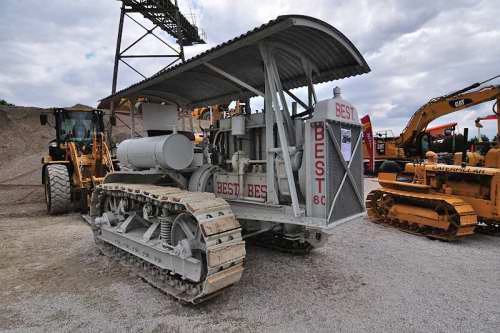 Foto: © Werner Pietschmann Caterpillar Best Sixty von 1919 beim Oldtimer-Nutzfahrzeugtreffen 2016 im Kieswerk Ebenhöh