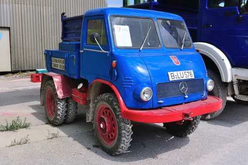 Foto: © Werner Pietschmann 1953 Mercedes-Benz Unimog U 401 beim Oldtimer-Nutzfahrzeugtreffen 2016 im Kieswerk Ebenhöh