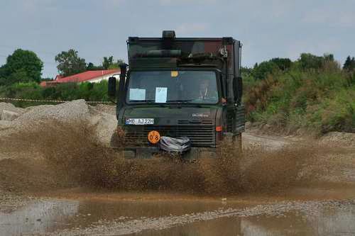 Foto: © Werner Pietschmann 1980 Mercedes-Benz Unimog U 1300 L beim Oldtimer-Nutzfahrzeugtreffen 2016 im Kieswerk Ebenhöh