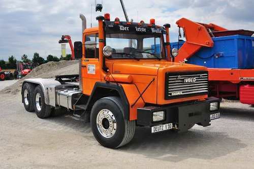 Foto: © Werner Pietschmann 1985 Iveco-Magirus 330-32 AN 6x4 beim Oldtimer-Nutzfahrzeugtreffen 2016 im Kieswerk Ebenhöh