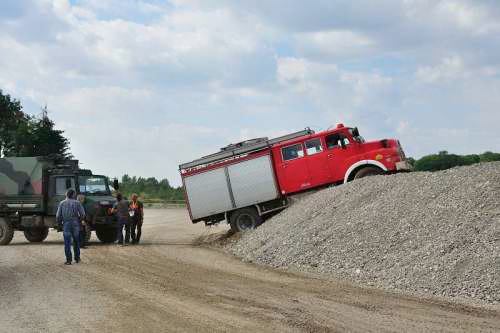 Foto: © Werner Pietschmann Bundeswehr rettet Feuerwehr beim Oldtimer-Nutzfahrzeugtreffen 2016 im Kieswerk Ebenhöh