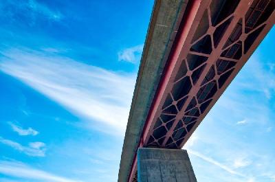 Foto: Werner Pietschmann Fallerklammbrücke über den Sylvensteinstausee bei Lenggries