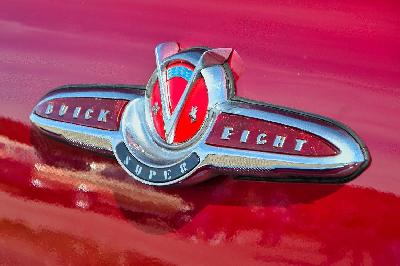 Emblem des Buick Super Eight