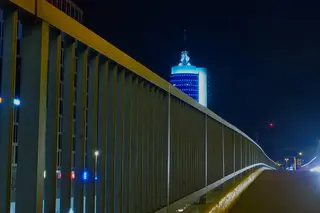 Geländer an der Donnersbergerbrücke in München