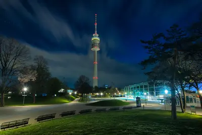 Nachtaufnahme im Olympiapark in München