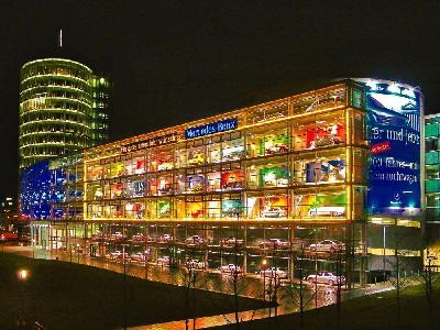 Foto: Werner Pietschmann Adventskalender der Mercedes-Benz Niederlassung München
