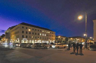 Foto: Werner Pietschmann Taxistand am Odeonsplatz in München