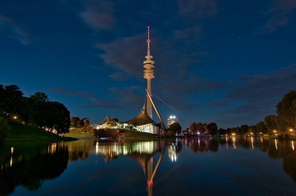 Foto: © Werner Pietschmann Olympiapark München bei Nacht