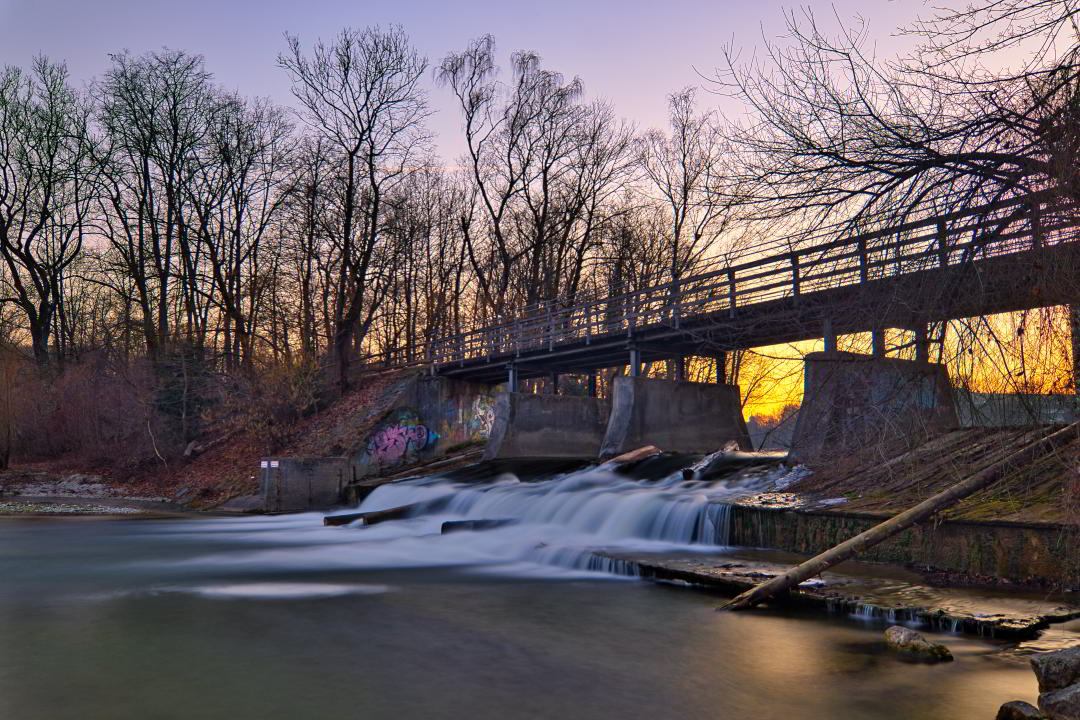 Foto: © Werner Pietschmann Flauchersteg über die Isar in München