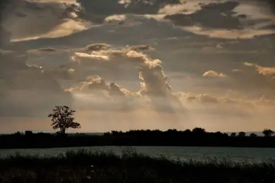 Die unverbaute Weite bieten einen freien Blick auf das Wolkenschauspiel über dem Seewinkel.
